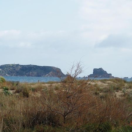 Apartamento céntrico y renovado, 100m de la playa L'Estartit Esterno foto