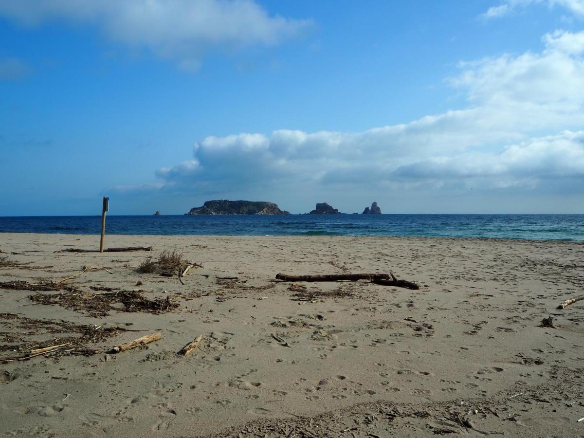 Apartamento céntrico y renovado, 100m de la playa L'Estartit Esterno foto